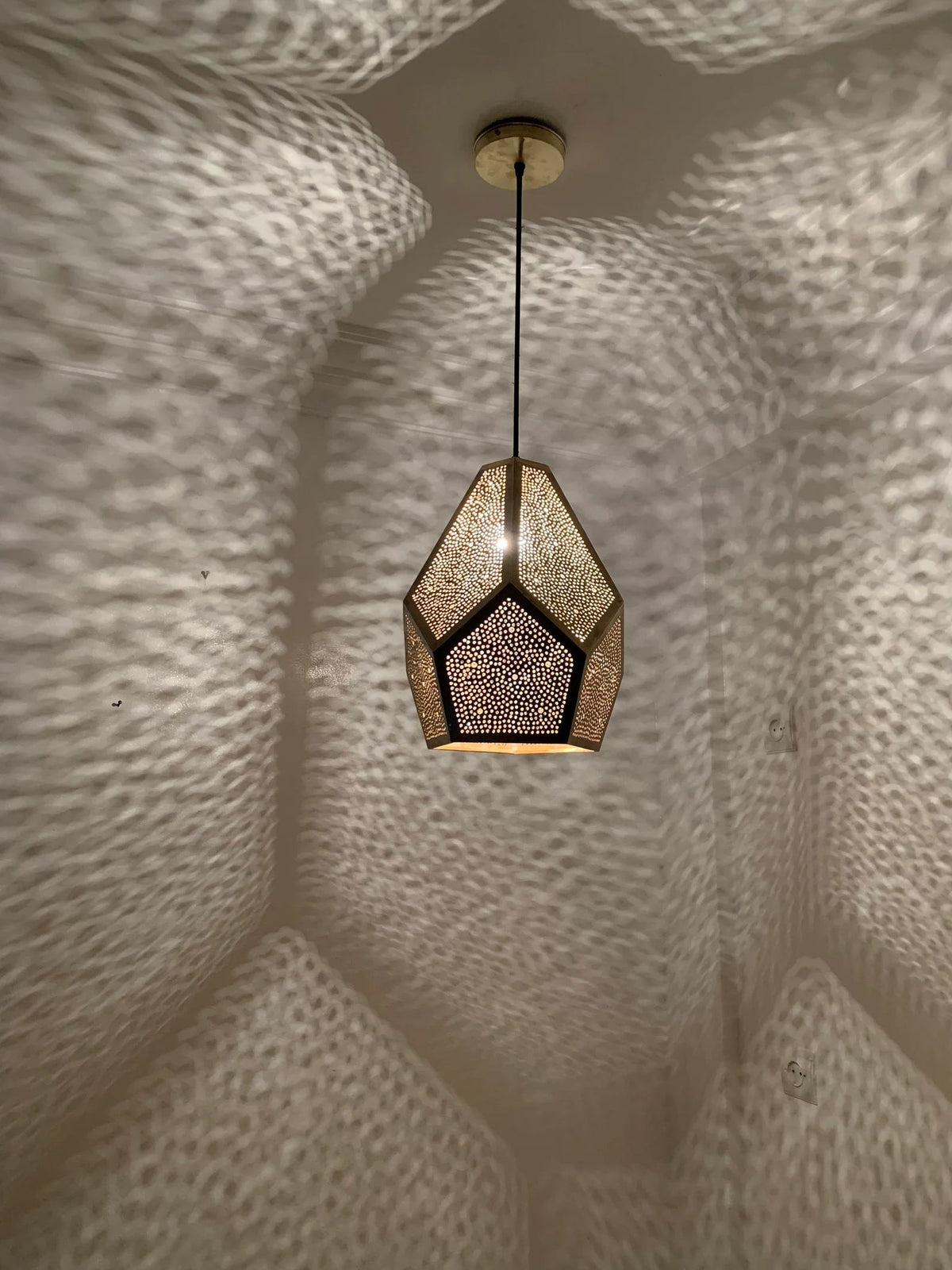 Brass Ceiling Pendant Light farmhouse vintage interior maximalist design decor Rustic moroccan Hanging Pendant Light Fixture Chandelier Dining Room Kitchen Entryway Living room lighting