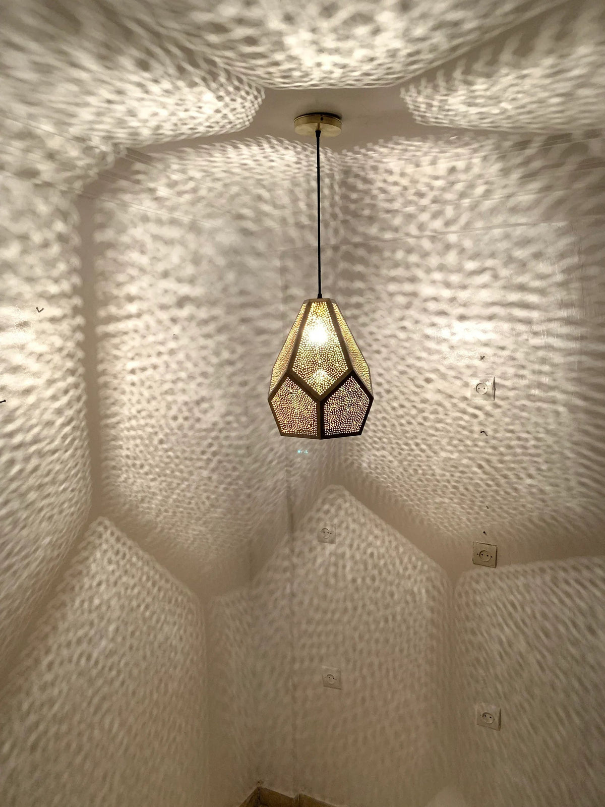 Brass Ceiling Pendant Light farmhouse vintage interior maximalist design decor Rustic moroccan Hanging Pendant Light Fixture Chandelier Dining Room Kitchen Entryway Living room lighting