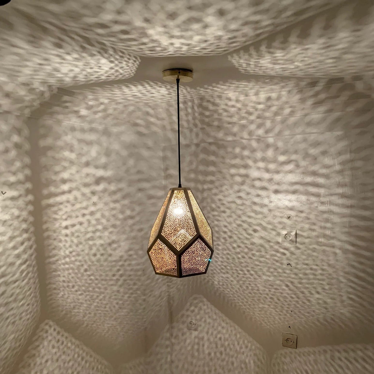Brass Ceiling Pendant Light farmhouse vintage interior maximalist design decor Rustic moroccan Hanging Pendant Light Fixture Chandelier Dining Room Kitchen Entryway Living room lighting